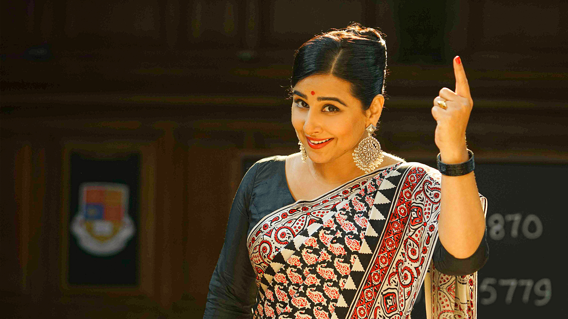 Shakuntala Devi: The Vidya Balan Show! Vidya-Kasam!