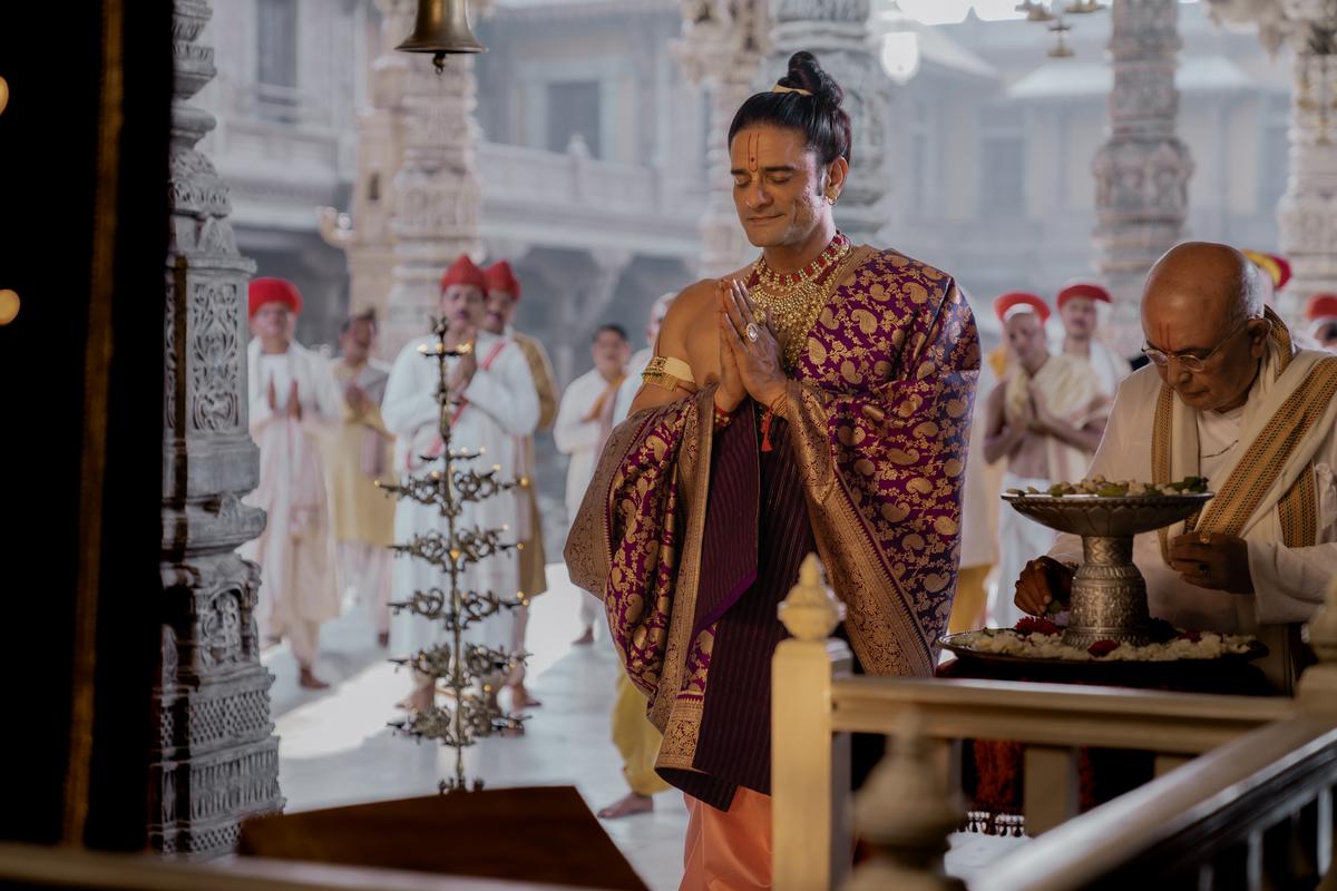 Maharaj Review: Yashrajified Movie Derails Strong Story & Junaid Debut