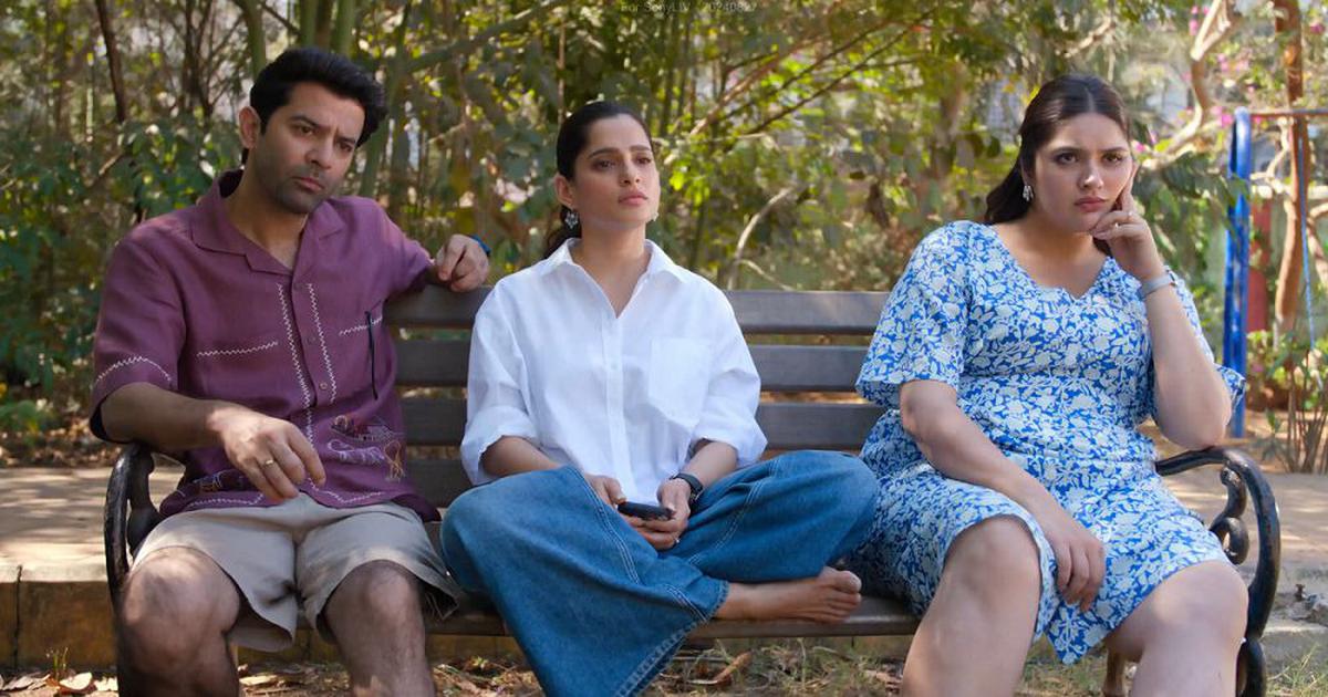 Raat Jawaan Hai – A Must Watch Friendship Hug!